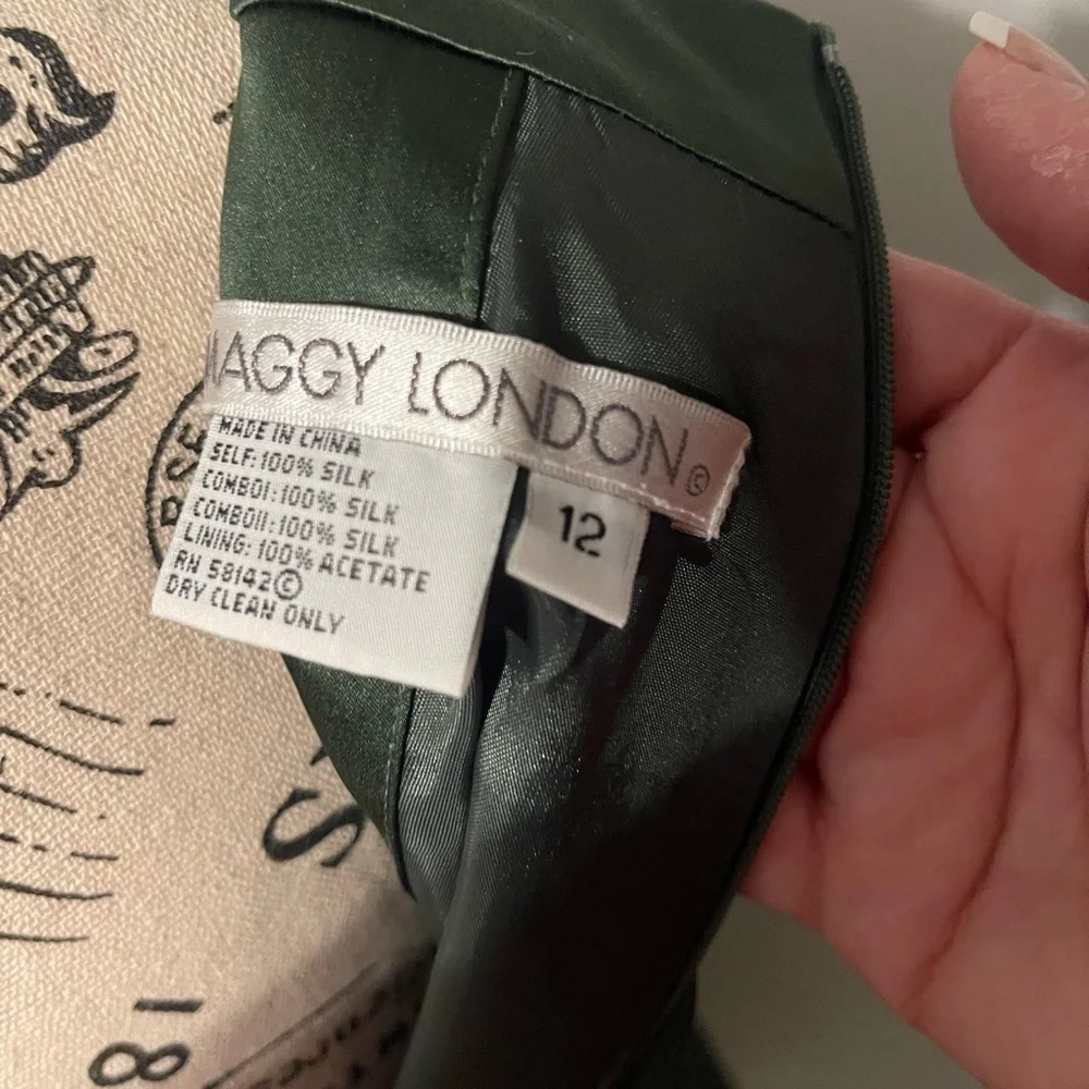 Maggy London size 12 green Christmas dress - Picture 5 of 5